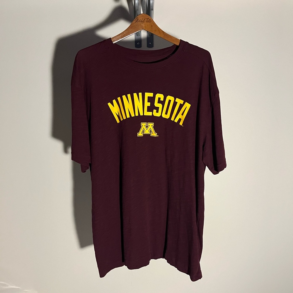 Minnesota University T-shirt 🌟